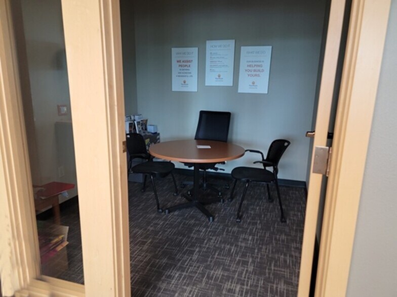 More Photos Of 1700 N Central Ave, Marshfield Office For Lease