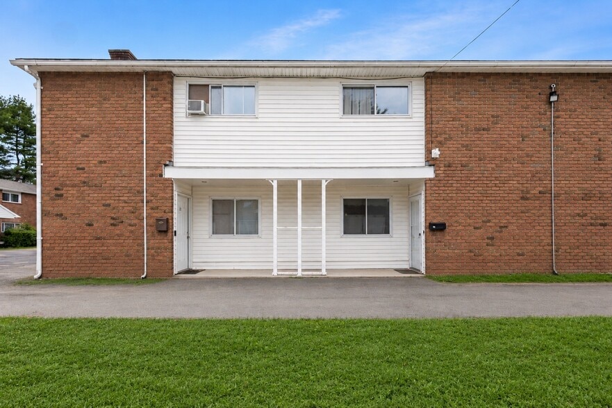 More Photos Of 79 Yaun Ave, Liberty Apartments For Sale