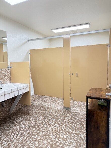 More Photos Of 4651 Quail Lakes Dr, Stockton Office For Lease