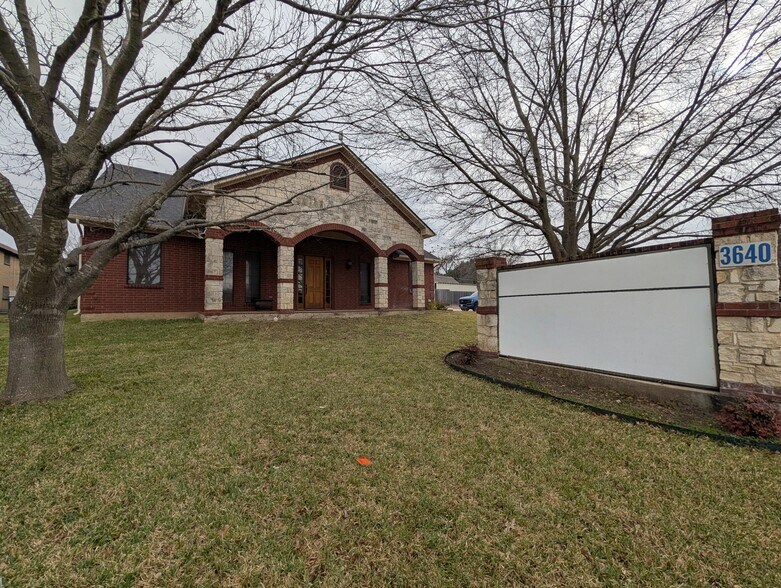 Primary Photo Of 3640 W Waco Dr, Waco Office For Sale