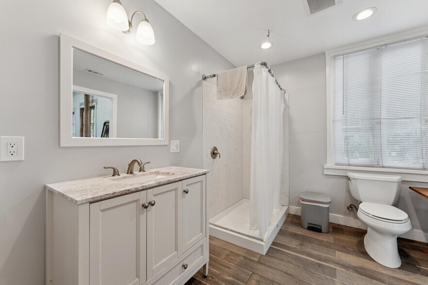 More Photos Of 1254 E 12th St, Oakland Apartments For Sale