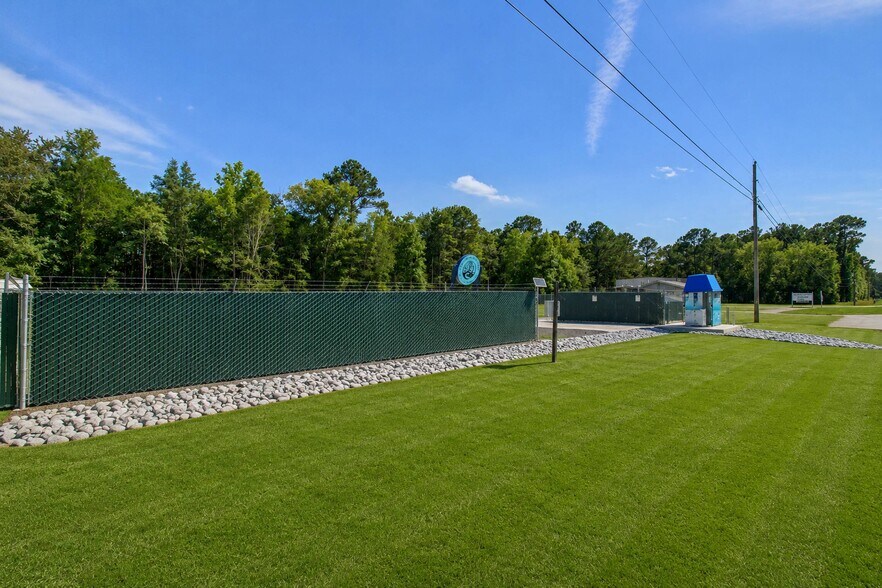 More Photos Of 7083 US-17 Hwy, Ravenel Land For Sale