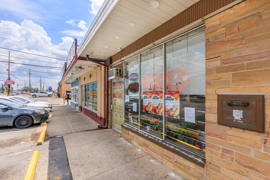 More Photos Of 7605 Marlboro Pike, Forestville General Retail For Sale