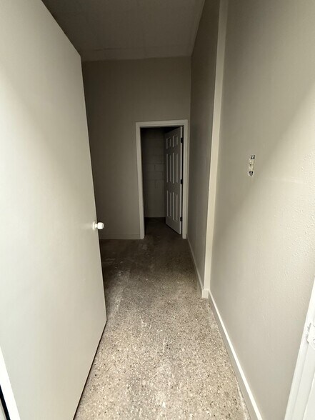More Photos Of 6508-6516 W Jackson St, Pensacola Unknown For Lease