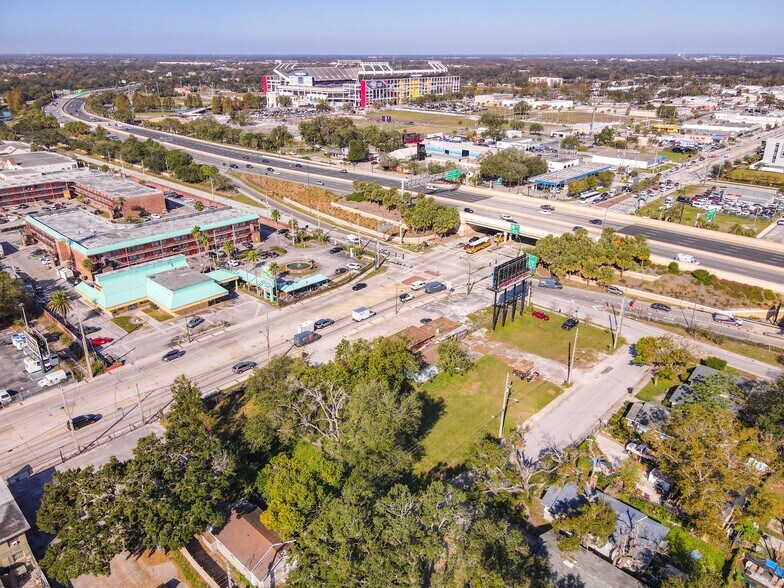 More Photos Of 707 S Orange Blossom Trl, Orlando Storefront For Sale