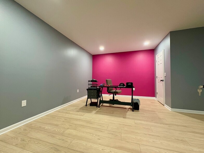 More Photos Of 5134 Old Haywood Rd, Mills River Flex For Lease