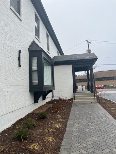 More Photos Of 1111 S Washington St, Naperville Medical For Sale