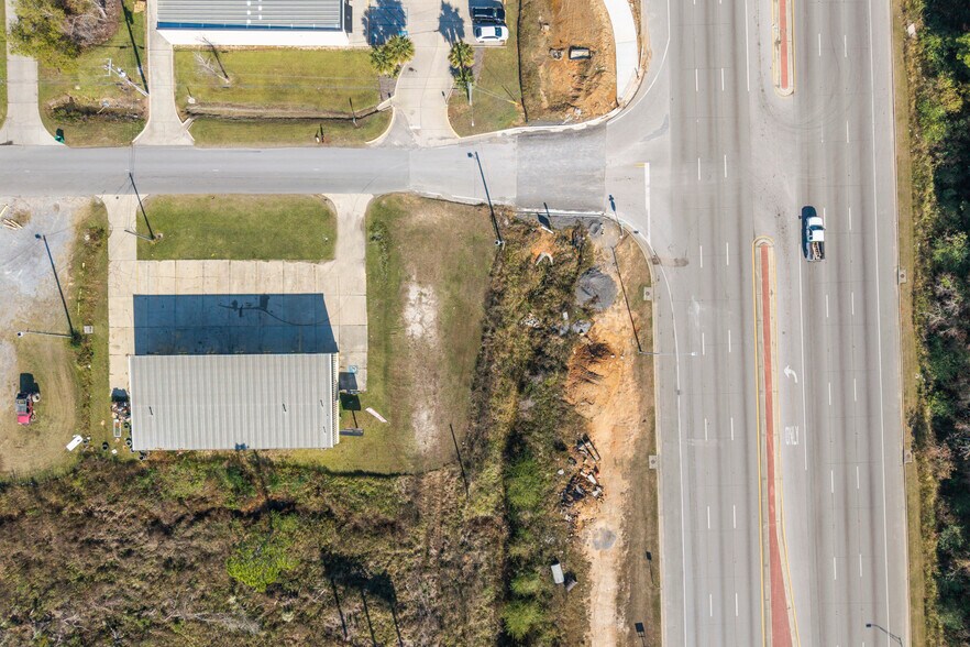 More Photos Of 15237 Russell Blvd, Gulfport Auto Salvage Facility For Lease