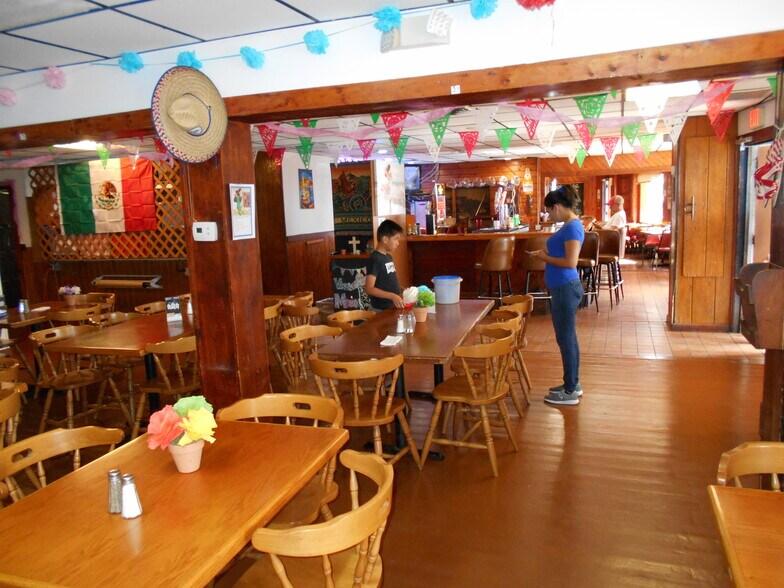 More Photos Of 530 Athens St, Tarpon Springs General Retail For Sale