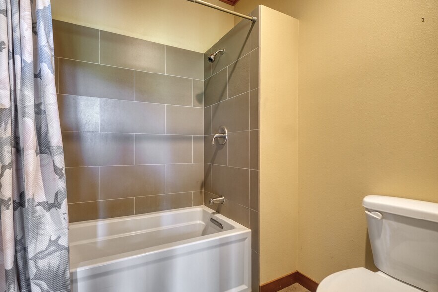 More Photos Of 1317 Pelican Pl, Point Roberts Apartments For Sale