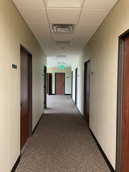 More Photos Of 511 University Dr E, College Station Office For Lease
