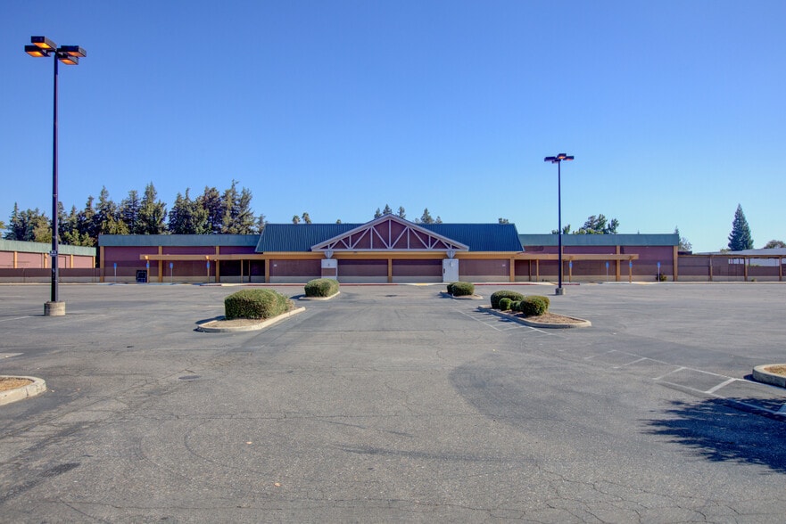 More Photos Of 2800 Sisk Rd, Modesto Storefront For Sale