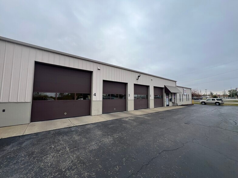 More Photos Of 8350 W Washington St, Indianapolis Auto Repair For Lease