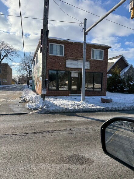 More Photos Of 5682 State Rd, Parma Storefront Retail Residential For Lease