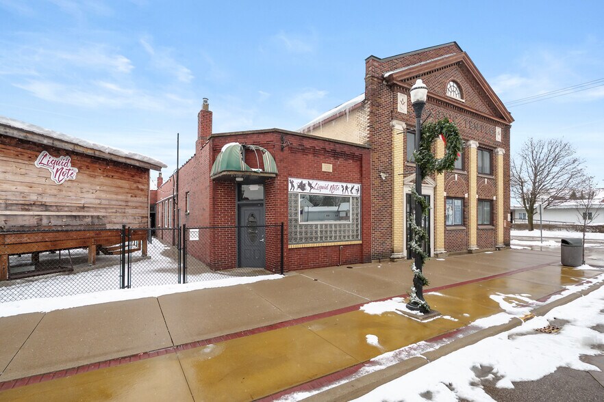 More Photos Of 117 E Allegan St, Otsego General Retail For Sale