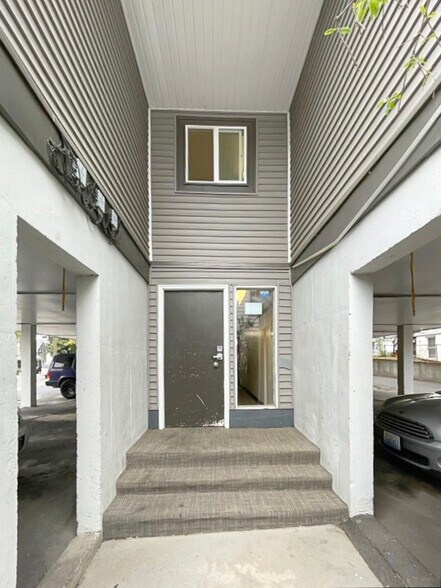 More Photos Of 305 NE Spaulding St, Pullman Apartments For Sale