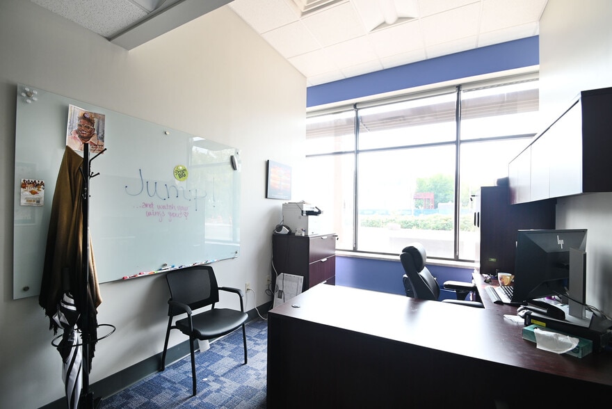 More Photos Of 1730 W North Ave, Milwaukee Medical For Sale