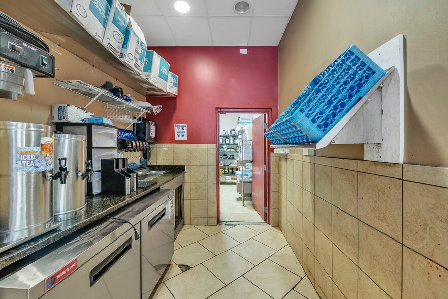 More Photos Of 1036 Volvo Pky, Chesapeake Freestanding For Sale