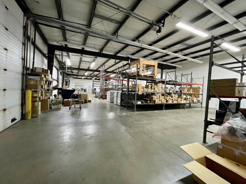 More Photos Of 4510-4520 Progress Dr, Columbus Warehouse For Lease