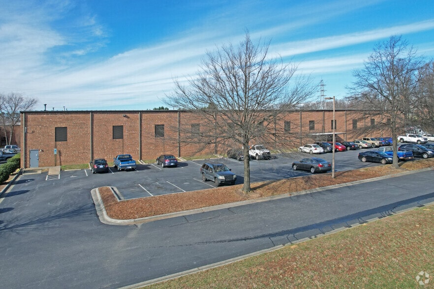 More Photos Of 200 E Meadowview Rd, Greensboro Manufacturing For Lease