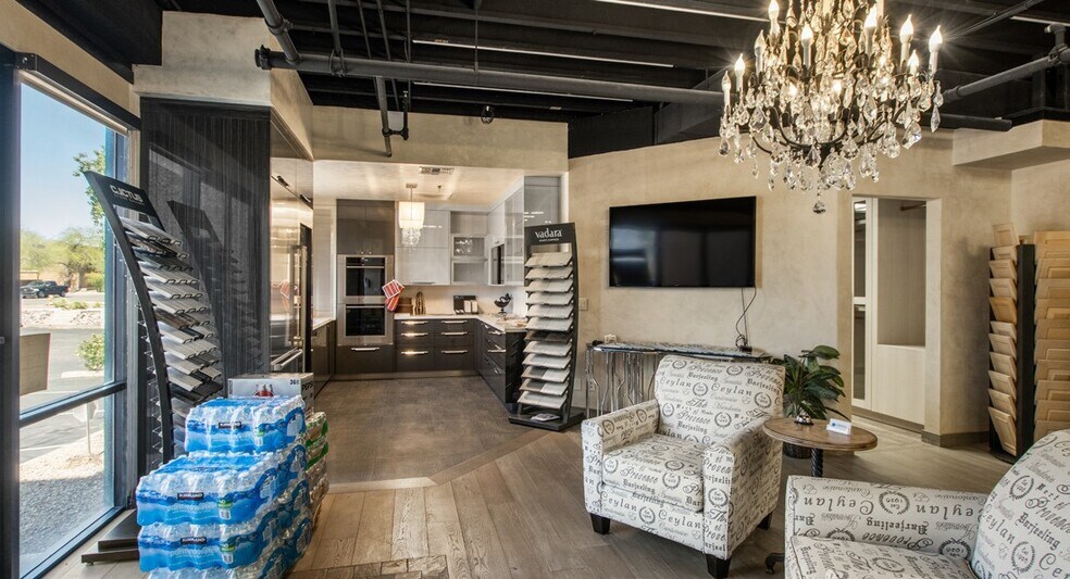 More Photos Of 23619 N 35th Dr, Glendale Warehouse For Lease