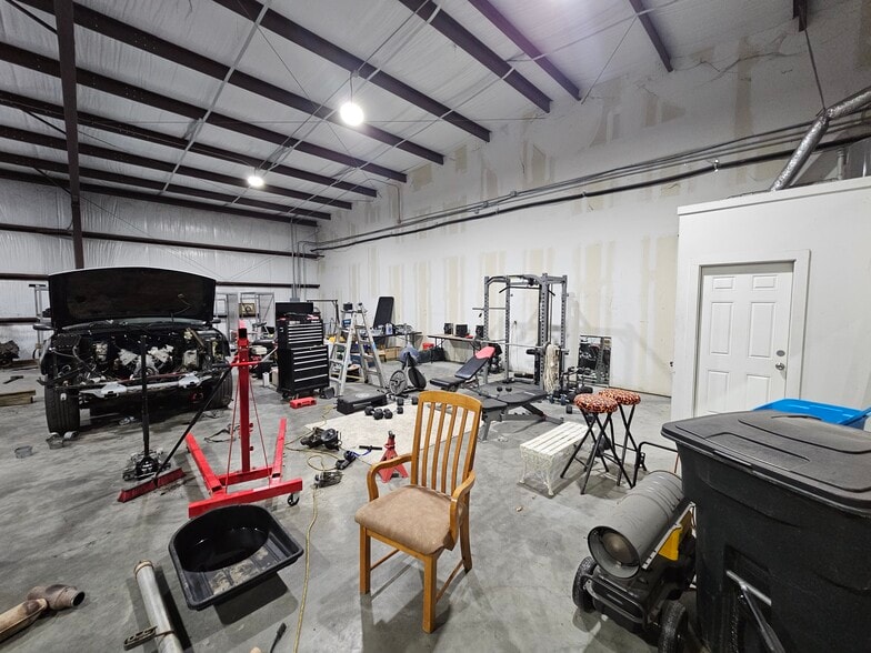 More Photos Of 4402 Rex Rd, Friendswood Unknown For Lease