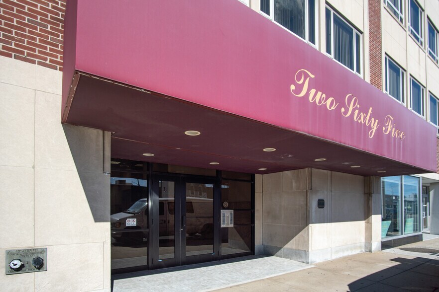 More Photos Of 265 Sunrise Hwy, Rockville Centre Office For Lease