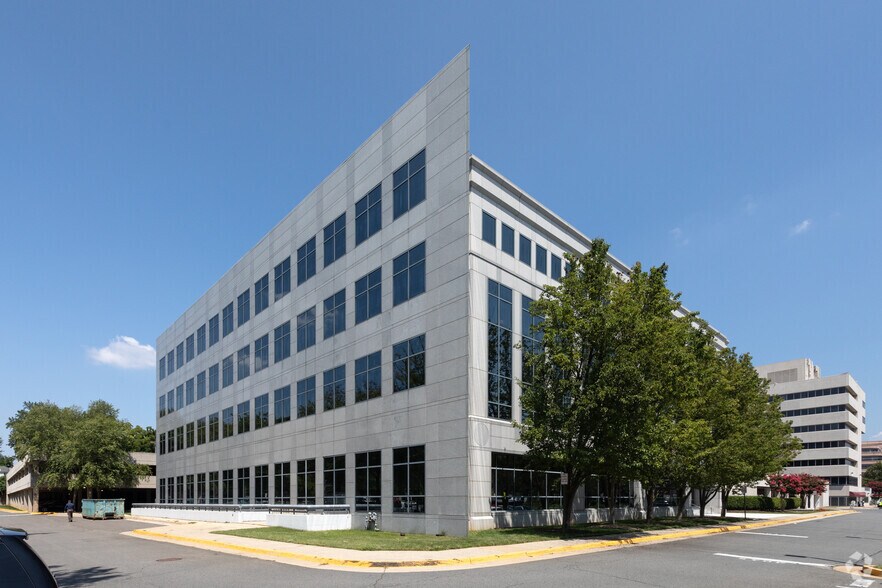 Primary Photo Of 8403 Arlington Blvd, Fairfax Office For Lease