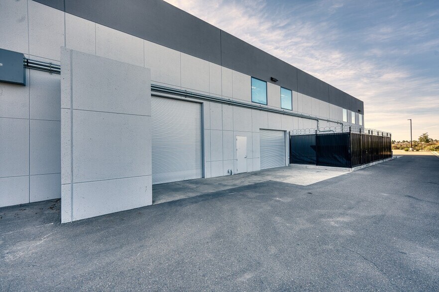 More Photos Of 6680 Cobra Way, San Diego Research And Development For Lease