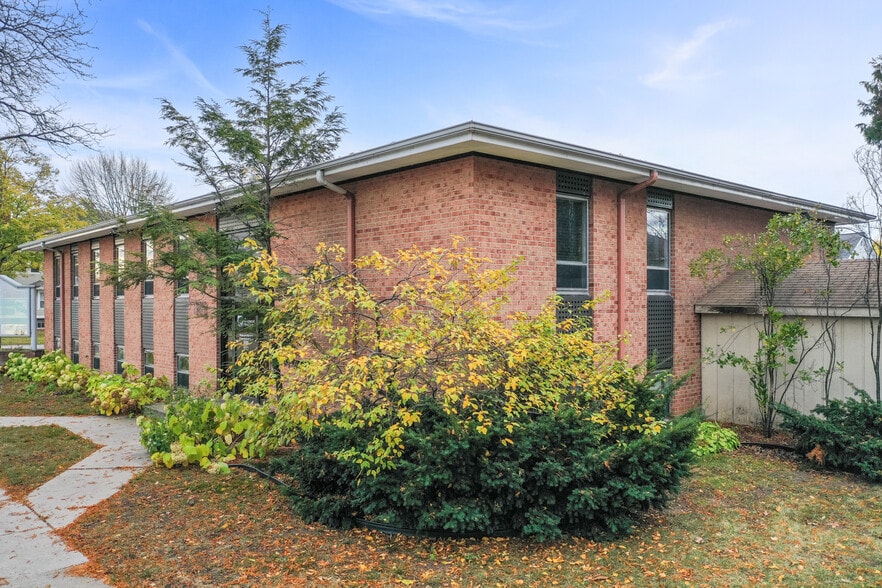More Photos Of 828 Cherry St, Green Bay Office Residential For Sale