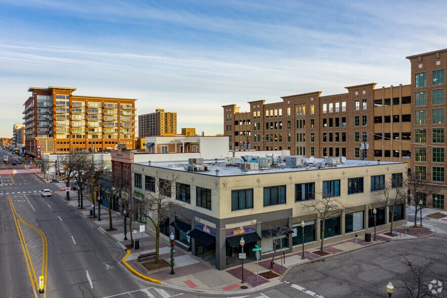 More Photos Of 117-123 S Main St, Royal Oak Office For Lease