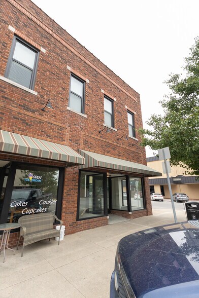 More Photos Of 301-303 W Reed St, Moberly Office For Lease