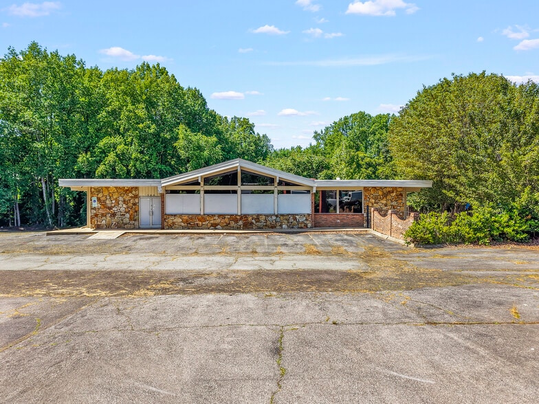 Primary Photo Of 725 Coliseum Dr, Winston-Salem Restaurant For Lease