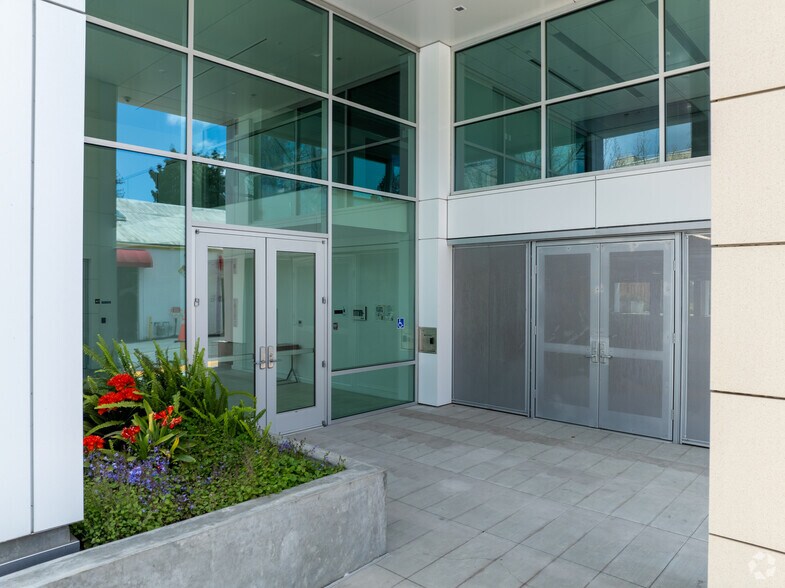 More Photos Of 1275 El Camino Real, Menlo Park Office For Sale