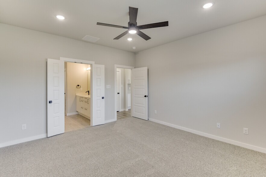 More Photos Of 4405 Clovis Ct, Midlothian Apartments For Sale