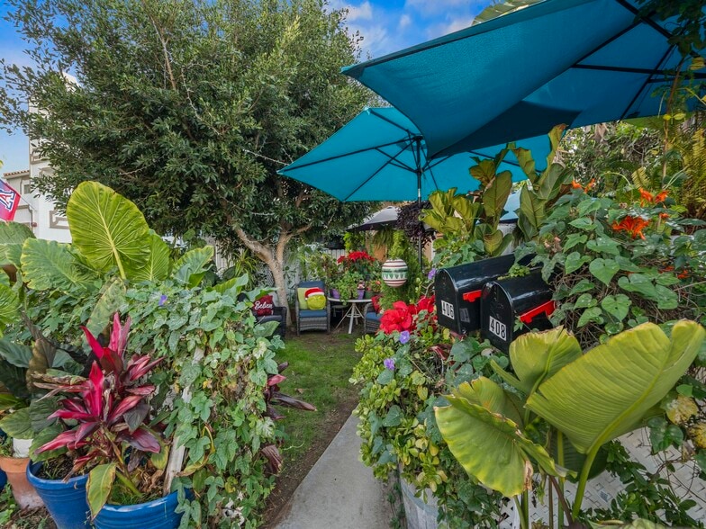 More Photos Of 406 E Ave, Coronado Multifamily For Sale