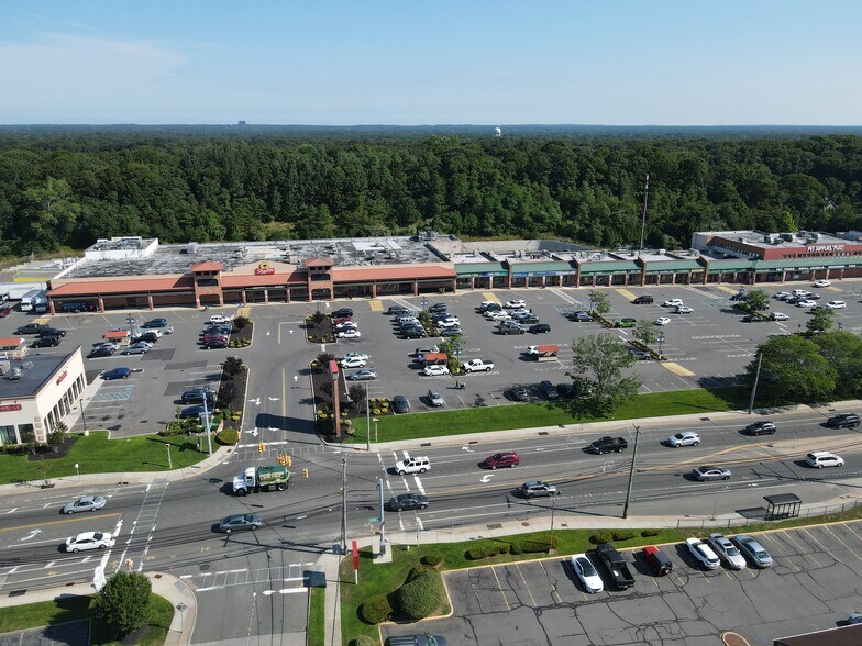 More Photos Of 601 Portion Rd, Ronkonkoma Unknown For Lease