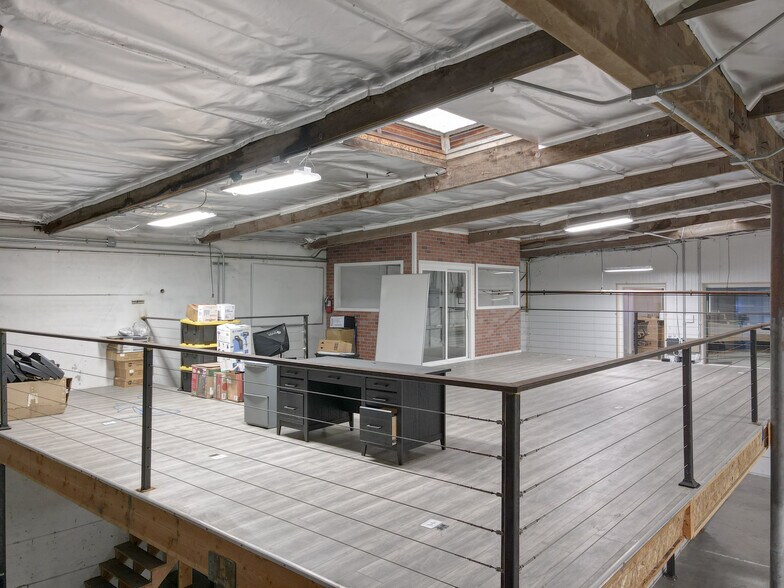 More Photos Of 13501 S Main St, Los Angeles Warehouse For Lease
