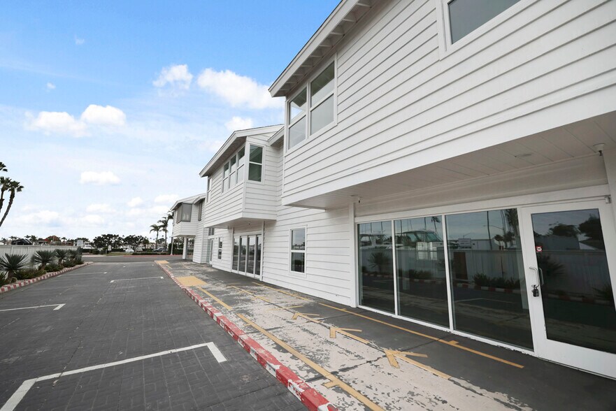 More Photos Of 2244 W Coast Hwy, Newport Beach Office For Lease