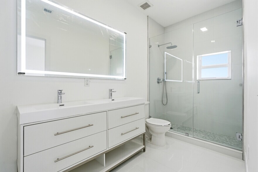 More Photos Of 340 NE 125th St, North Miami Office Residential For Sale