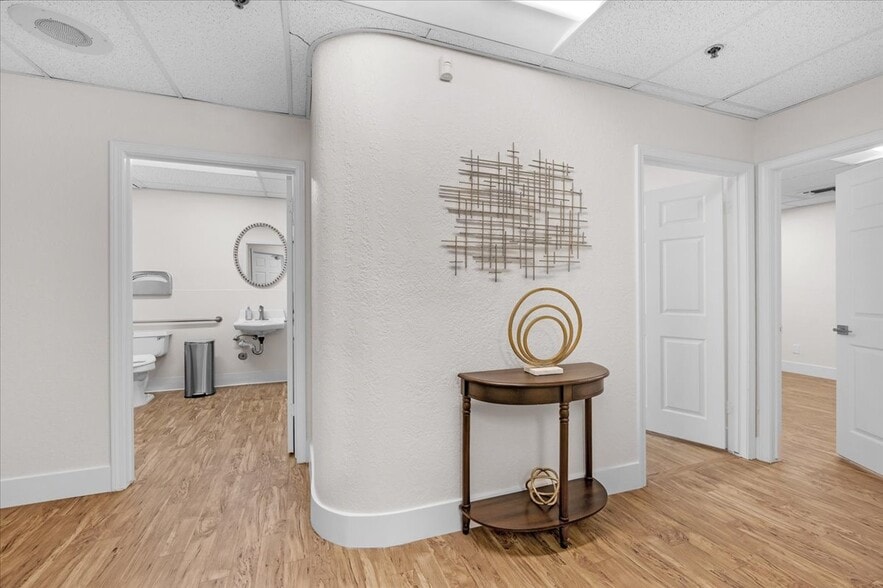 More Photos Of 7257 N Maple Ave, Fresno Office For Lease