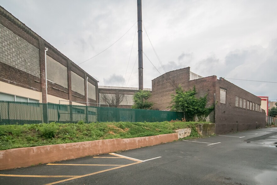 More Photos Of 432 W Allegheny Ave, Philadelphia Warehouse For Sale