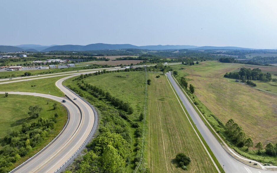More Photos Of Penntech Dr, Bellefonte Flex For Lease