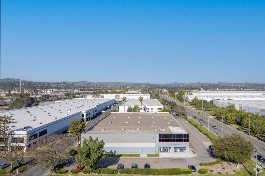 More Photos Of 4475 Eucalyptus Ave, Chino Warehouse For Lease