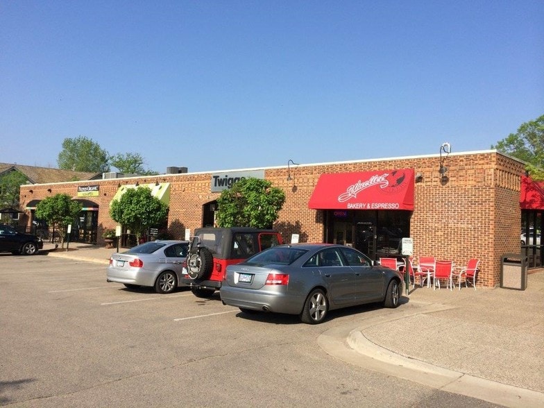 More Photos Of 755-795 E Lake St, Wayzata Storefront For Lease
