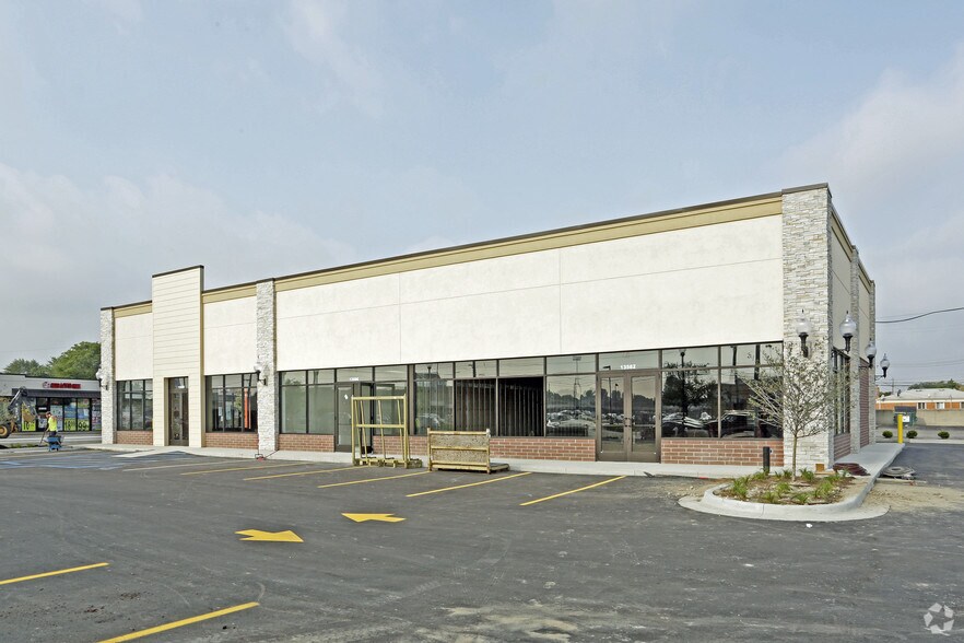 More Photos Of 13582-13588 E 14 Mile Rd, Warren Freestanding For Lease