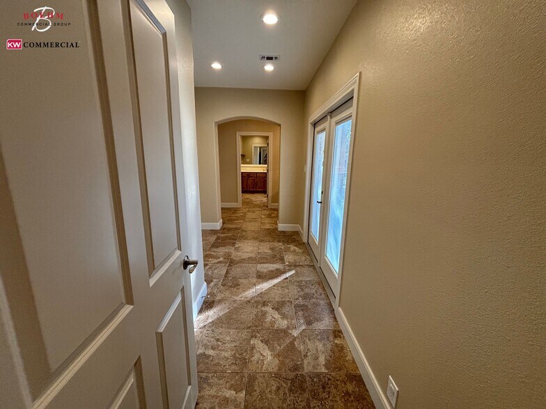 More Photos Of 39 Scenic Loop Rd, Boerne Office Residential For Lease