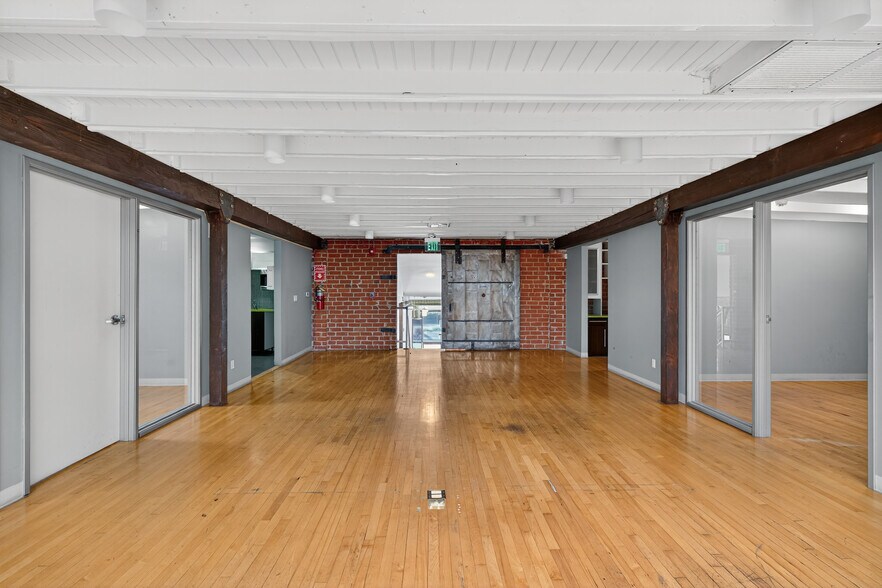 More Photos Of 4716 Vineland Ave, North Hollywood Loft Creative Space For Lease