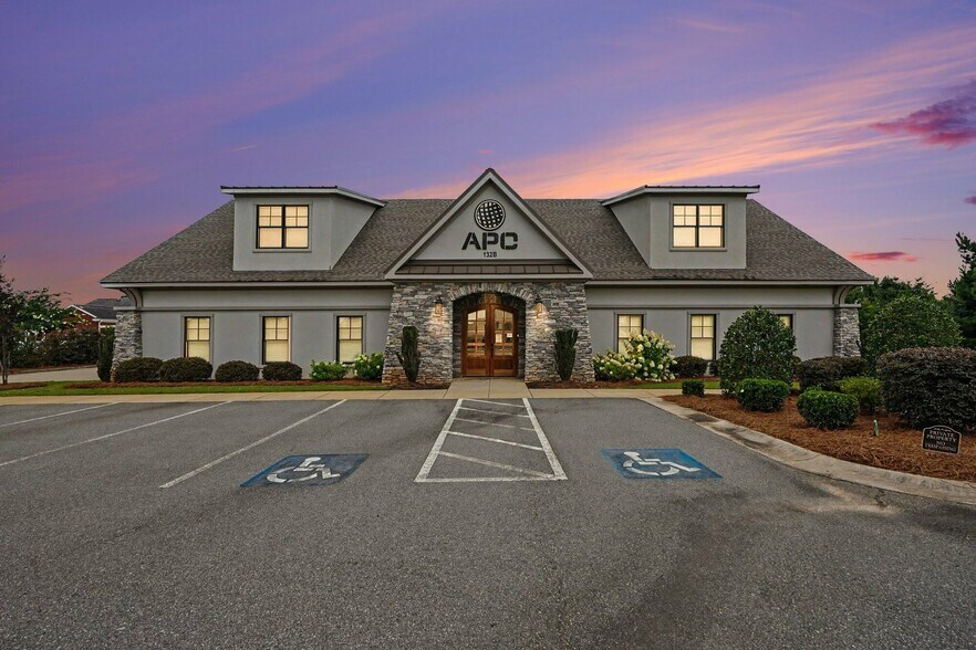 More Photos Of 132 Byrd Way, Warner Robins Office For Sale