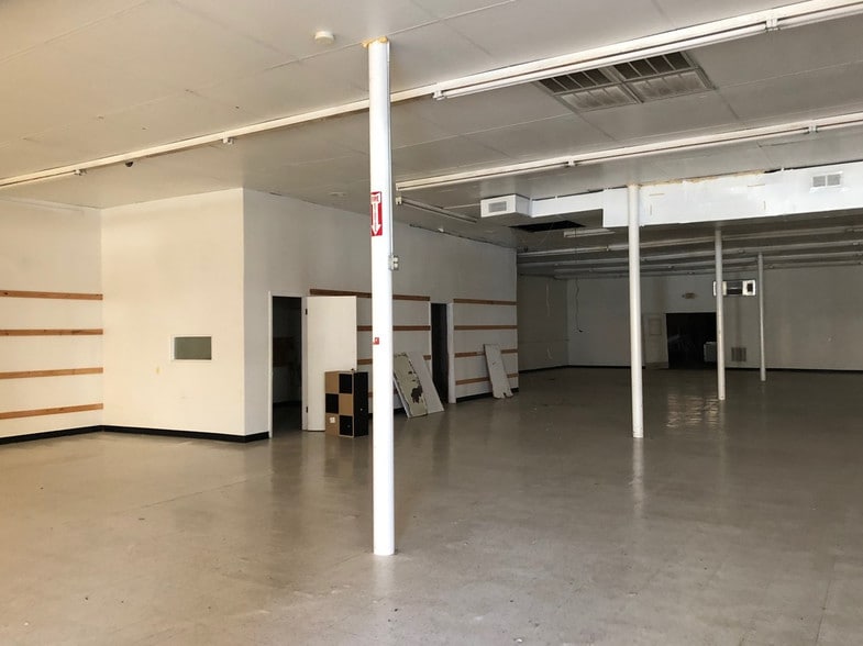 More Photos Of 270 N Sam Houston Blvd, San Benito Light Manufacturing For Lease
